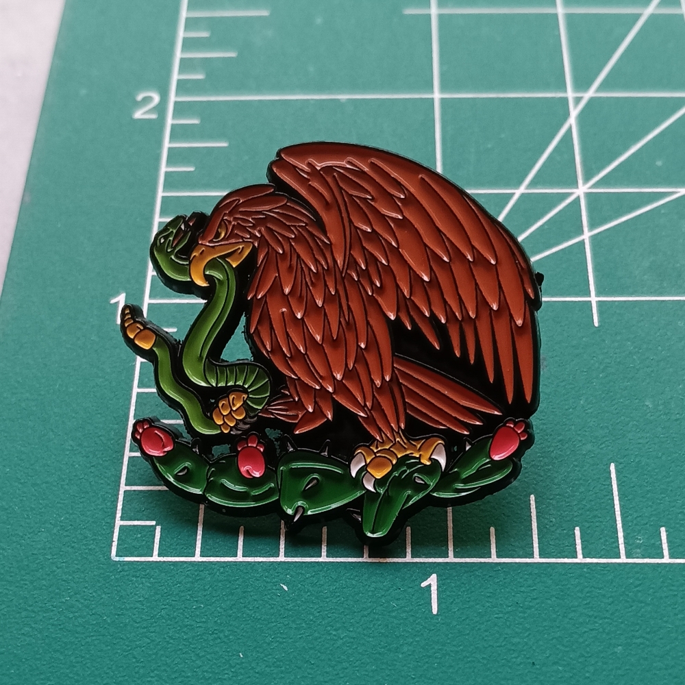 MEXICO EAGLE CREST PIN